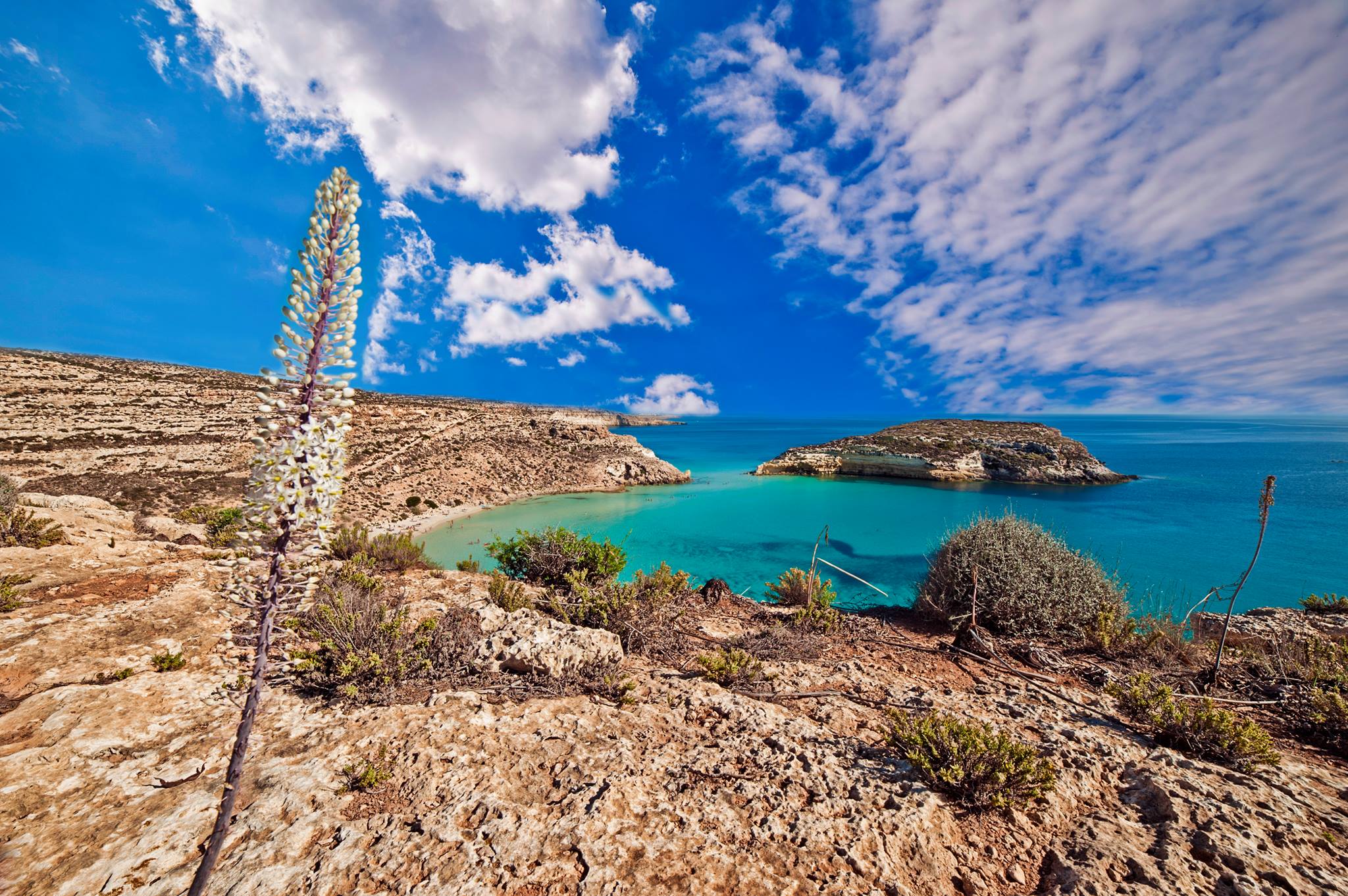 Sicilia Convention Bureau  is a Sicilian Destination Management Company. It is a DMC for corporate events, incentives, meetings, team building, tour of sicily and all incentive travel 